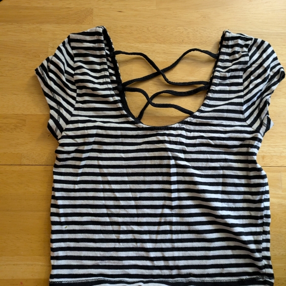 *6 shirts/lot* Crop top and tank top BUNDLE size medium and small - Picture 6 of 15